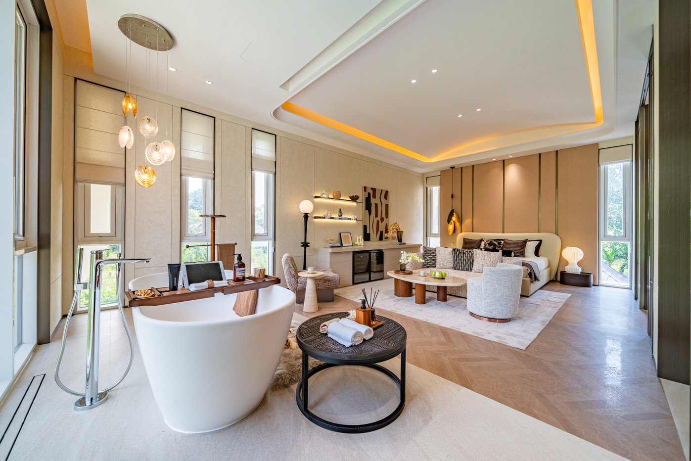 รูป Luxury Golf Course Pool Villa for Sale Huay Yai East Pattaya - รูปที่ 18/29
