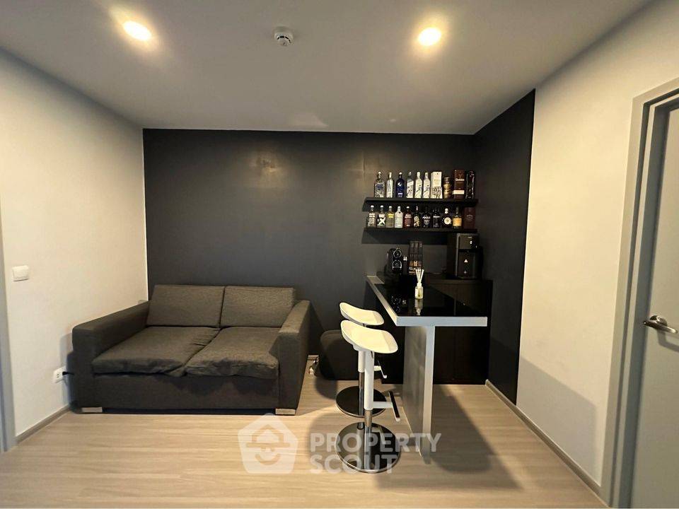 picture 1-BR Condo For Sale In Aspire Asoke-Ratchada, 4th-Floor • MRT Phra Ram 9 (ID 1113844) - 1/5