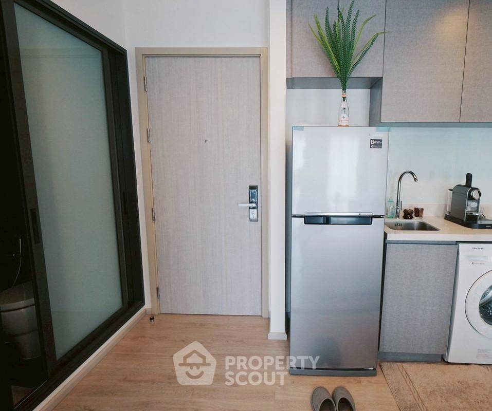 รูป คอนโด 1 ห้องนอน 25 ตร.ม. ชั้นสูง ที่ Rhythm Sukhumvit 36-38 ใกล้ BTS ทองหล่อ 300 ม. (ID 2704852) - รูปที่ 2/5