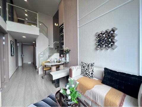 🏡 Live Like You’re in a House with This Rare 2-Storey Vertiplex Unit!
