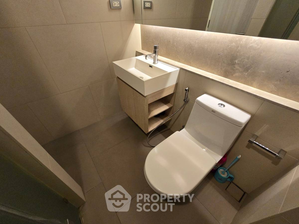 picture 2-BR Condo at The Lumpini 24 near BTS Phrom Phong (ID 2742176) - 15/23