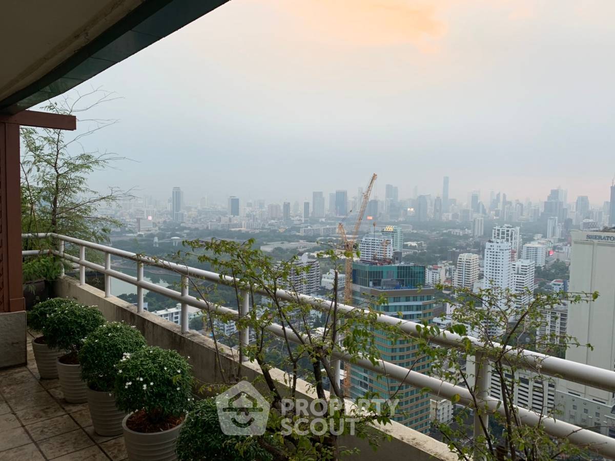 picture 4-BR Condo at Las Colinas near BTS Asok (ID 566147) - 40/40