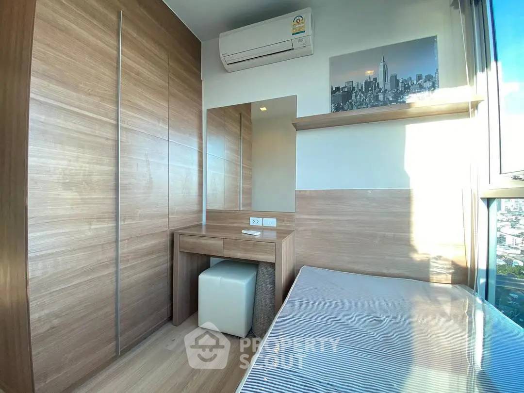 รูป คอนโด 2-ห้องนอน ที่ ริธึ่ม สาทร ใกล้ BTS สะพานตากสิน (ID 2866181) - รูปที่ 2/3