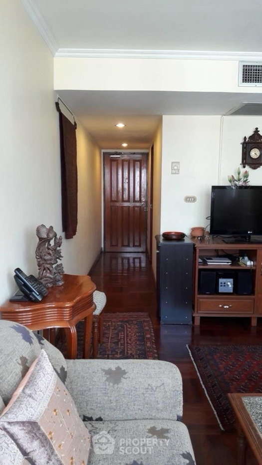 picture 2-BR Condo at Omni Tower near BTS Nana (ID 2620255) - 2/6