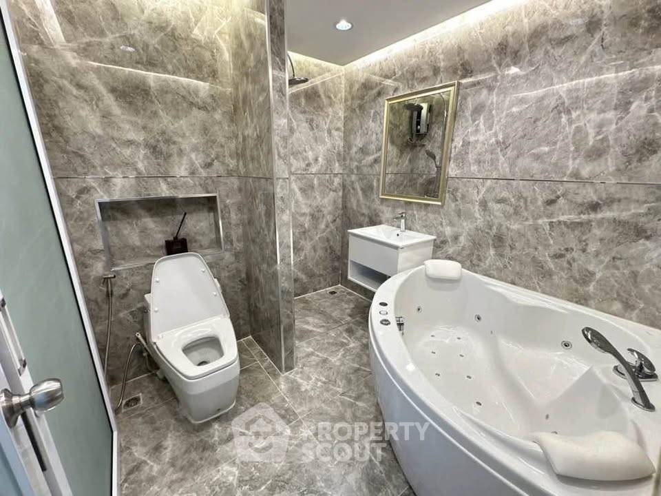 รูป คอนโด 2-ห้องนอน ที่ แฮปปี้ คอนโด ลาดพร้าว 101 ใน คลองเจ้าคุณสิงห์ (ID 2948587) - รูปที่ 10/10
