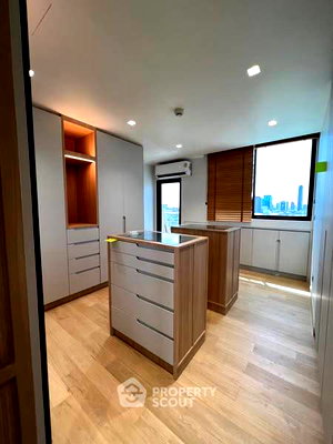 ขายคอนโด : คอนโด 2-ห้องนอน ที่ ศุภาลัย เพลส สุขุมวิท 39 ใกล้ BTS พร้อมพงษ์ (ID 2357631)