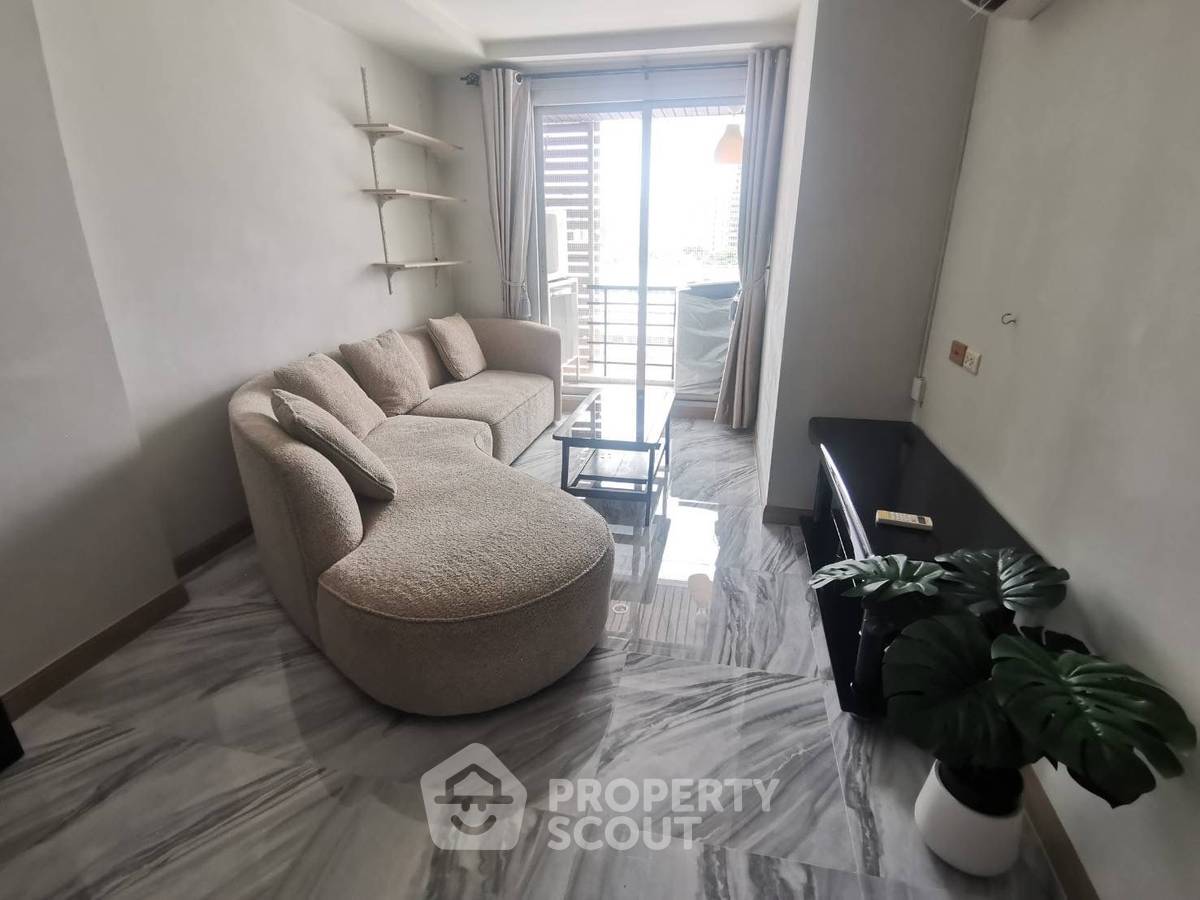 picture 1-BR Condo at Resorta Yen-Akat near MRT Khlong Toei (ID 2147398) - 1/7