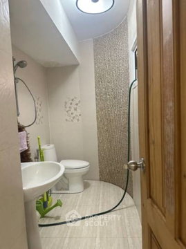 คอนโด 1 ห้องนอน 64 ตร.ม. ชั้น 30 I.T.F. Silom Palace ใกล้ BTS ช่องนนสี่ 400 ม. (ID 2260747)