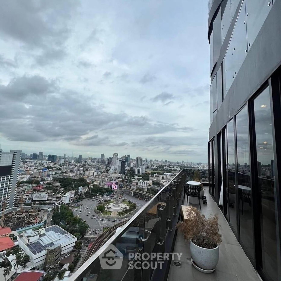 รูป คอนโด 2-ห้องนอน ที่ ไอดีโอ คิว วิคตอรี่ ใกล้ BTS อนุสาวรีย์ชัยสมรภูมิ (ID 1981471) - รูปที่ 2/15