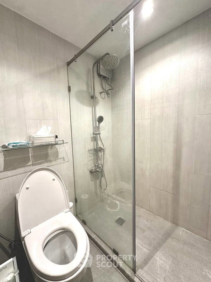 picture 2-BR Condo at Grand Park View Asoke near MRT Sukhumvit (ID 2325475) - 10/20