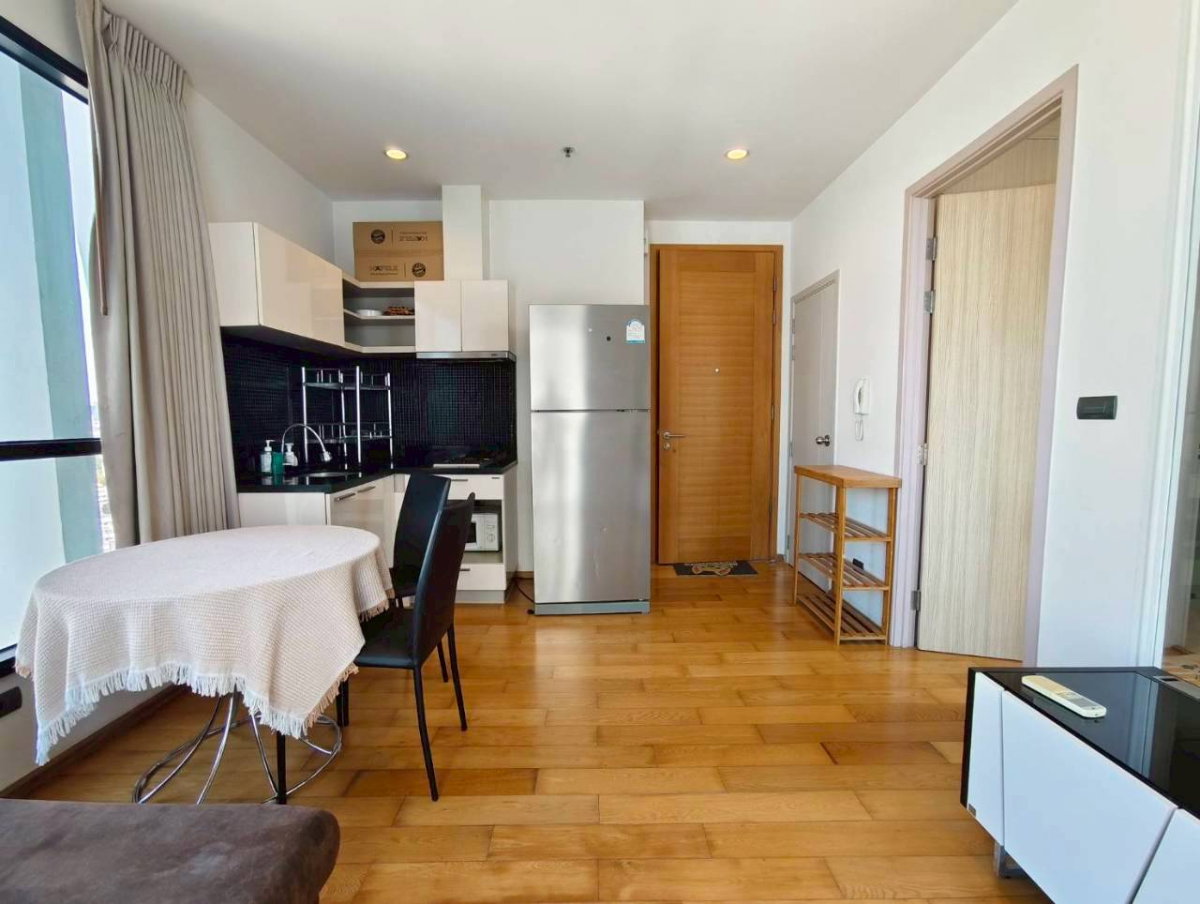 picture OMG919  [ Fuse Sathorn - Taksin ] Nice 1 Bedroom Corner unit / For RENT 4-Jun-26 - 3/10