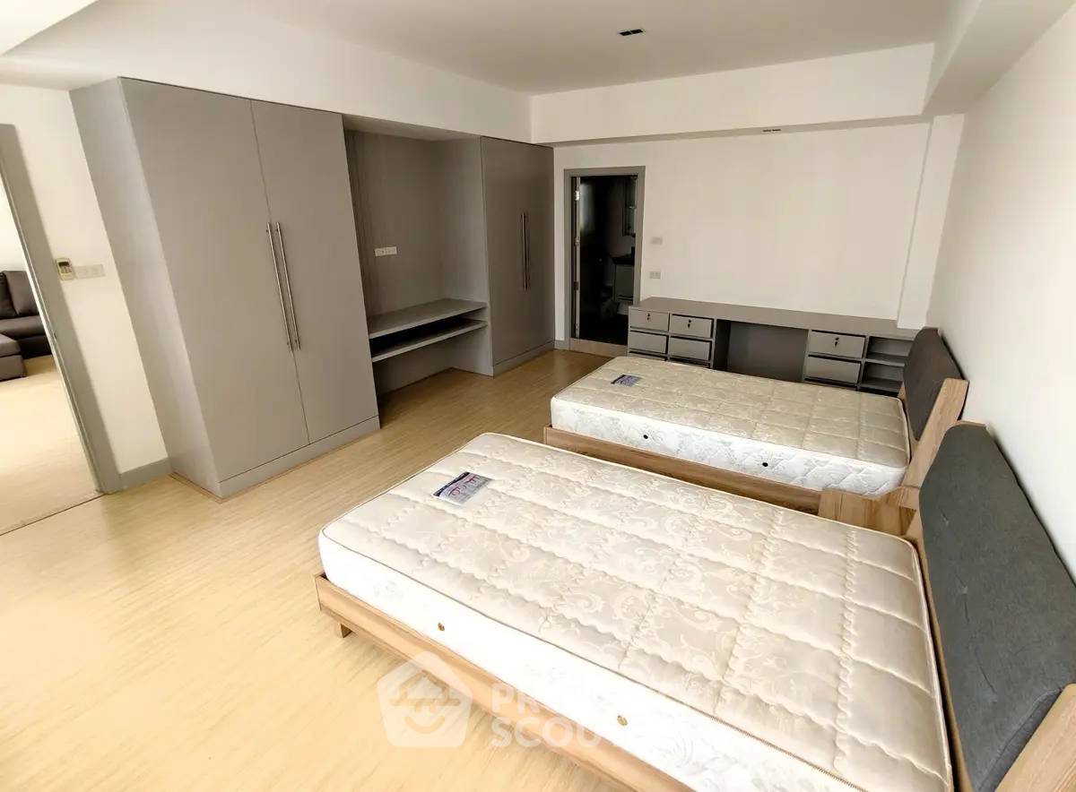 picture 2-BR Condo at Villa Bajaj near MRT Sukhumvit (ID 2828417) - 9/11