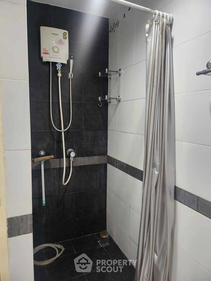 picture 1-BR Condo at A Space Asoke-Ratchada near MRT Phra Ram 9 (ID 2124787) - 6/10