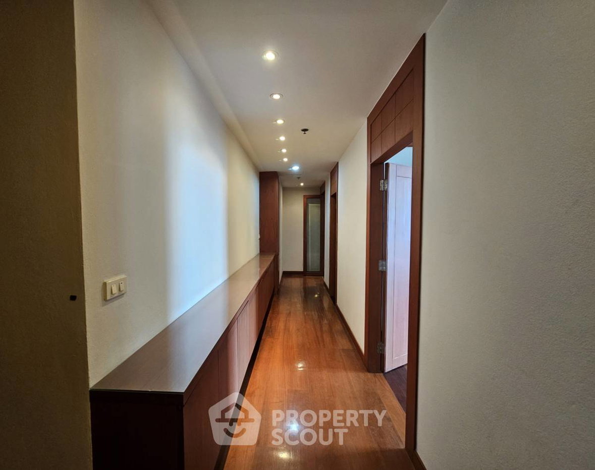 picture 1-BR Condo at Icon 3 Condominium close to Thong Lo (ID 2723178) - 3/6
