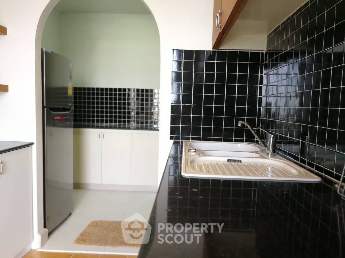 picture 2-BR Condo at Master View Executive Place Condominium near BTS Krung Thon Buri (ID 2583734) - 3/17