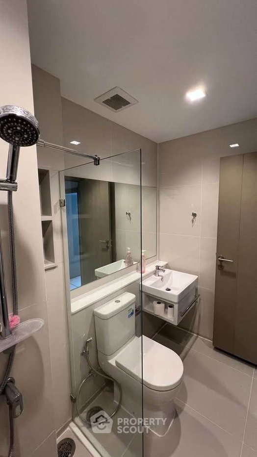 picture 1-BR Condo at Life Asoke - Rama 9 near MRT Phra Ram 9 (ID 2560915) - 9/12