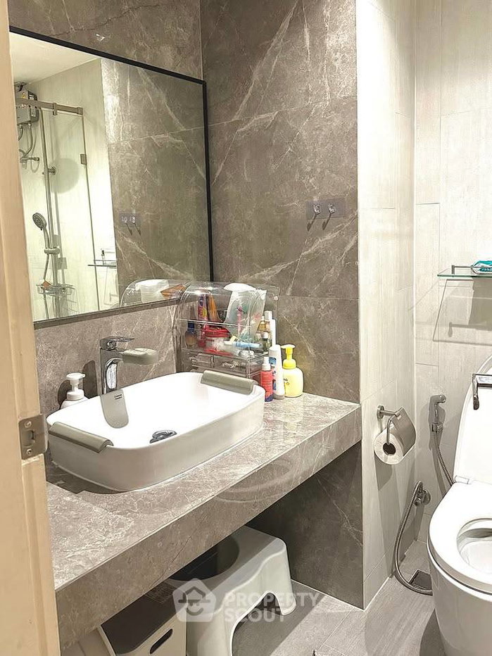 picture 2-BR Condo at Grand Park View Asoke near MRT Sukhumvit (ID 2325475) - 9/20