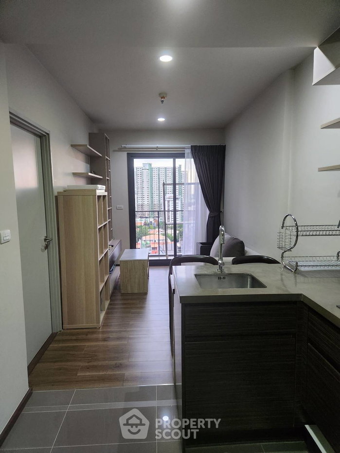 picture High-Floor 1-BR 40 Sqm Onyx Phahonyothin, 200m to BTS Saphan Khwai (ID 1698429) - 2/9