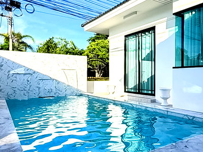 Houses for sale Bang Lamung Chonburi : Corner Pool Villa for Sale Nong Prue East Pattaya
