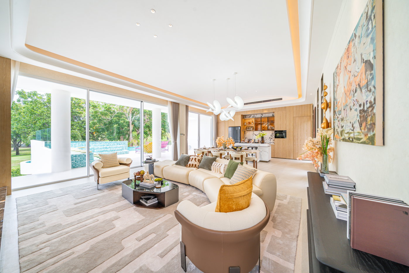 รูป Luxury Golf Course Pool Villa for Sale Huay Yai East Pattaya - รูปที่ 4/29