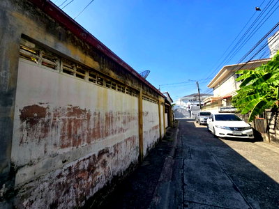 Land for sale Watthana : Beautiful plot of land with a 2-story house for sale, Sukhumvit 65, Soi Chaiyapruek 10, near BTS Ekkamai (N.2023)