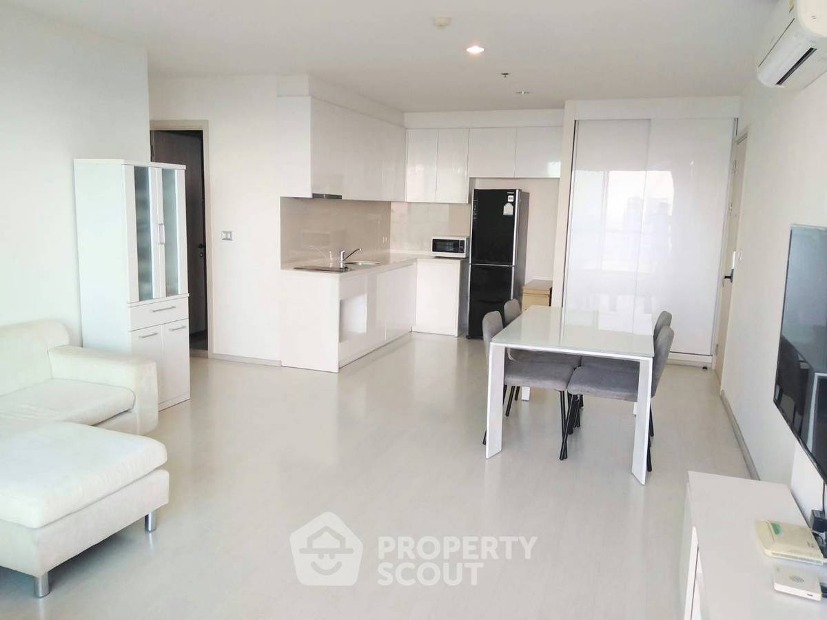 picture 2-BR Condo at Rhythm Sukhumvit 42 near BTS Ekkamai (ID 2839611) - 2/10