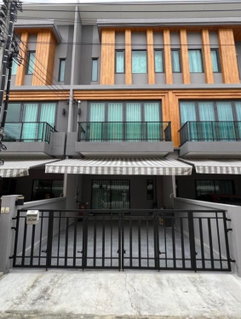 รูปภาพ ✨ ให้เช่า ทาวน์โฮมหรู โครงการ Eigen Premium Townhome Rama 9 แบบ 3 ชั้น 3 นอน 4 น้ำ 20 ตรว ซอยเฉลิมพระเกียรติ 89 🏡💖