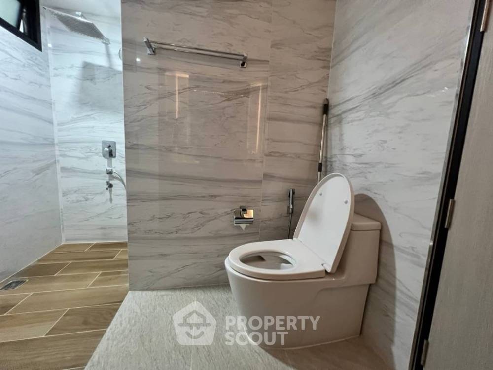 picture 2-BR Condo For Sale At Belle Grand Rama 9, 22nd-Floor Near MRT Phra Ram 9 (ID 1530067) - 16/18