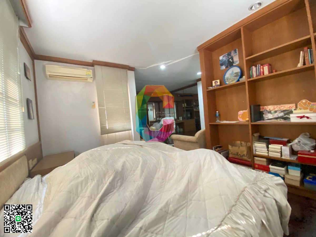 รูป ขาย บ้านเดี่ยว หลังมุม 135 ตร.ว. เน้นที่ดิน ขายตามสภาพ ม.ธารารมณ์ ซ.รามคำแหง150  6+1นอน มีห้องด้านล่าง - รูปที่ 23/24
