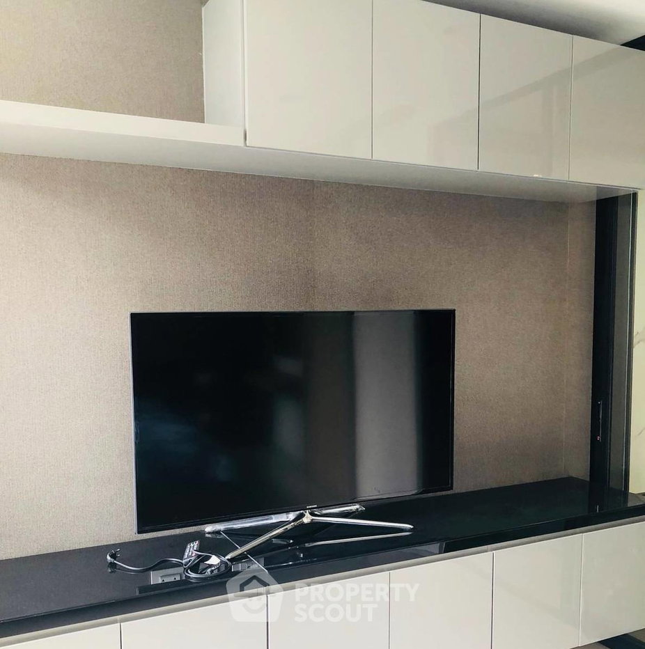 picture 1-BR Condo at Noble Ploenchit near BTS Phloen Chit (ID 2713040) - 7/13