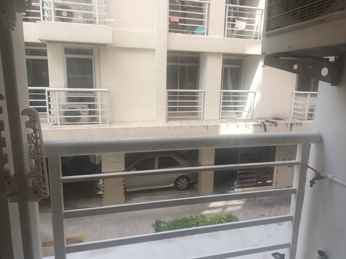 picture Condo right next to BTS On Nut station, only 400 meters away!!! - 10/10