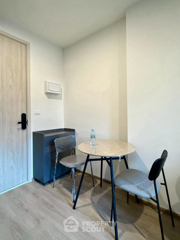 picture 1-BR Condo at Nue District R9 near MRT Phra Ram 9 (ID 2569370) - 3/15