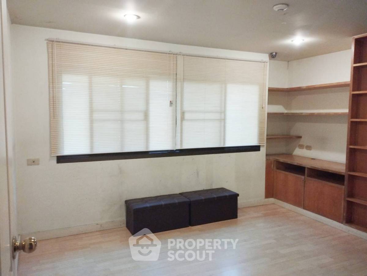 รูป คอนโด 3-ห้องนอน ที่ อารีย์ เพลส สุขุมวิท 26 ใกล้ BTS พร้อมพงษ์ (ID 2823477) - รูปที่ 35/40