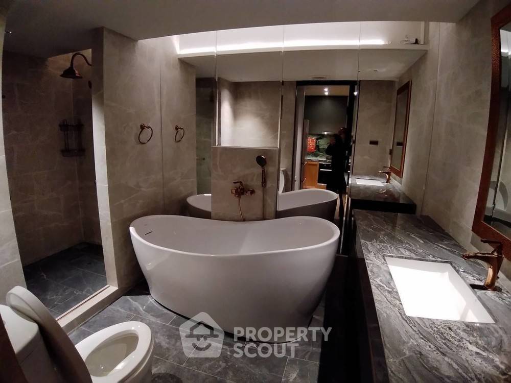 รูป คอนโด 2 ห้องนอน ที่ Nusa State Tower ใกล้ BTS สะพานตากสิน 400 ม. (ID 402344) - รูปที่ 4/6