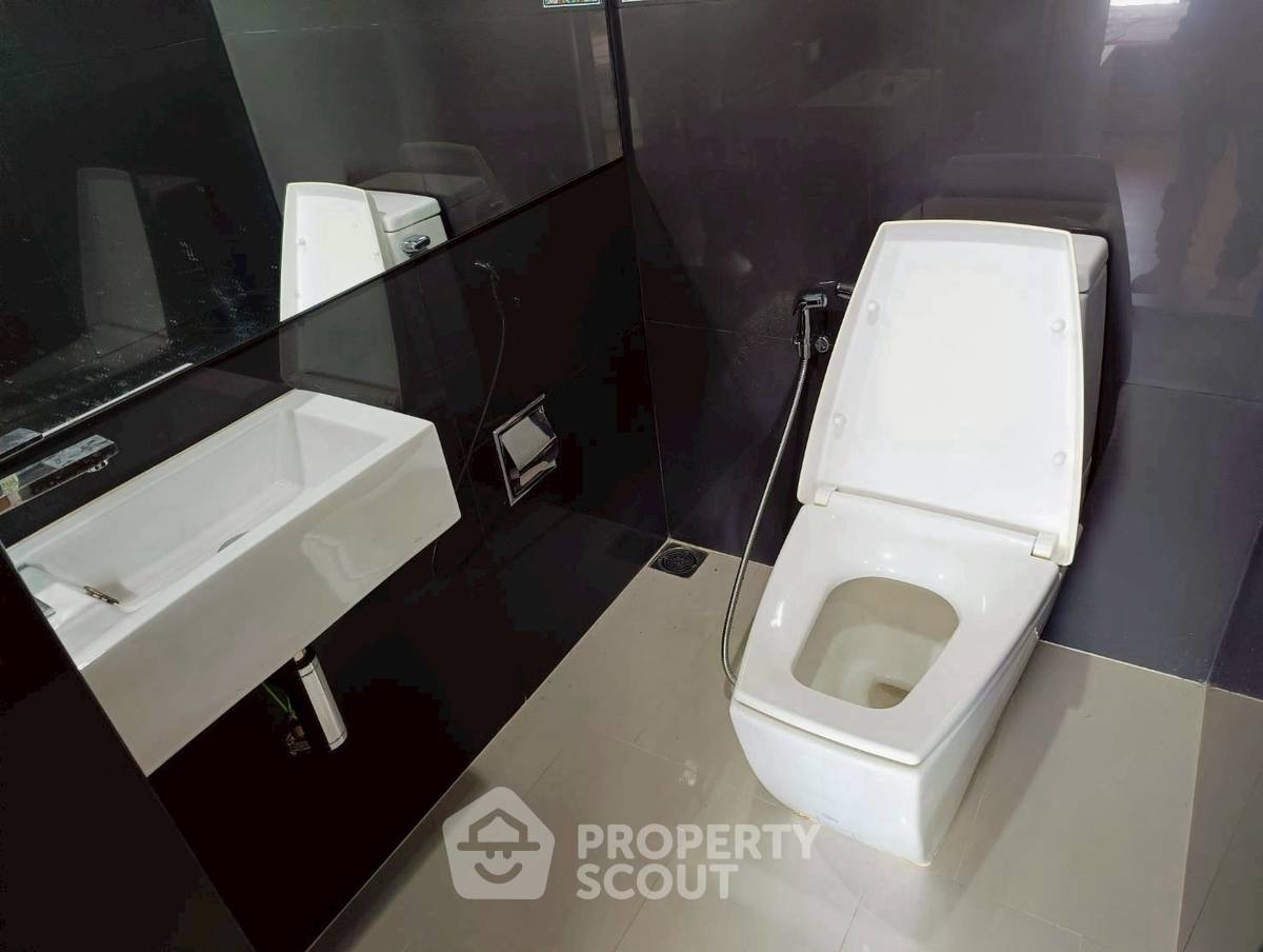 picture 1-BR Condo at Rhythm Sukhumvit 50 near BTS On Nut (ID 2359618) - 6/11