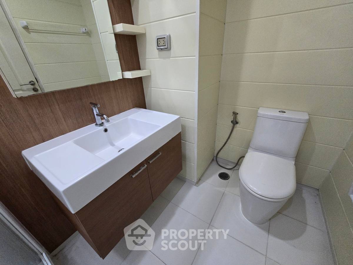 รูป คอนโด 1-ห้องนอน ที่ คิว. เฮ้าส์ สาทร ใกล้ BTS กรุงธนบุรี (ID 2733894) - รูปที่ 8/14