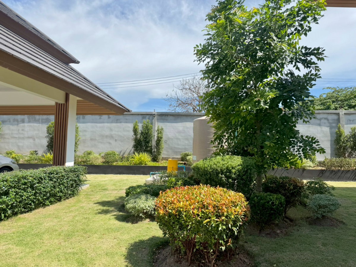รูป 🌳🏠 ขายบ้านเดี่ยวหรูสไตล์ Modern Tropical พร้อมสวนกว้างและสระว่ายน้ำส่วนตัว - รูปที่ 7/42