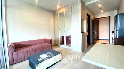 Condos for rent : 1-BR Condo at Sky Walk Residences near BTS Phra Khanong (ID 2667532)