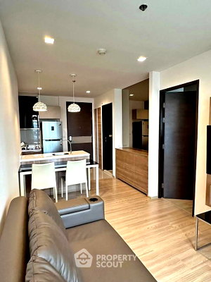 คอนโดให้เช่า : คอนโด 1-ห้องนอน ที่ ริธึ่ม สาทร ใกล้ BTS สะพานตากสิน (ID 2775064)