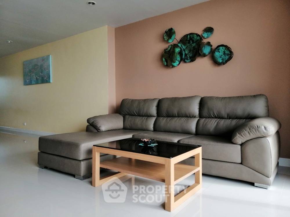 picture 2-BR Condo at Rama Harbour View Condominium in Surasak (ID 1441993) - 2/8