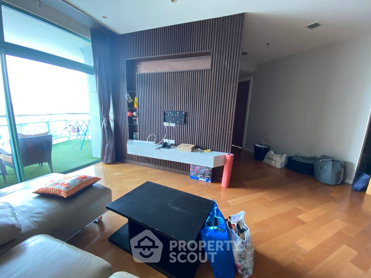 picture 2-BR Condo at Chatrium Riverside Condominium near BTS Saphan Taksin (ID 590938) - 2/19