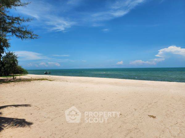 picture 2-BR Condo at The Beach Palace close to Cha-Am Beach (ID 1590377) - 17/17