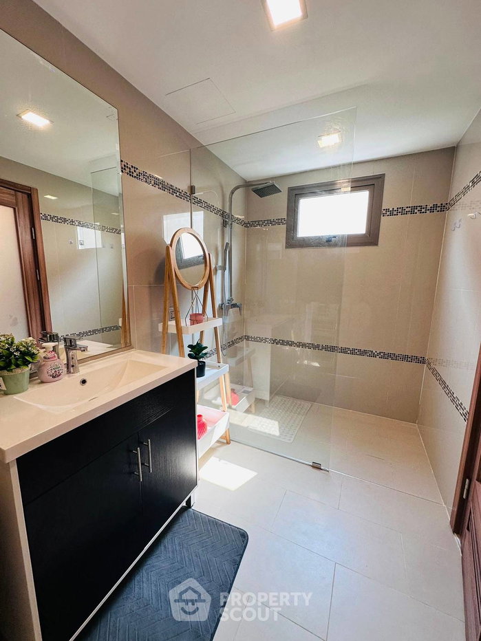 รูป คอนโด 2 ห้องนอน ขนาด 64 ตร.ม. ขาย Club Royal Condominiums นาเกลือ (ID 2080881) - รูปที่ 12/13