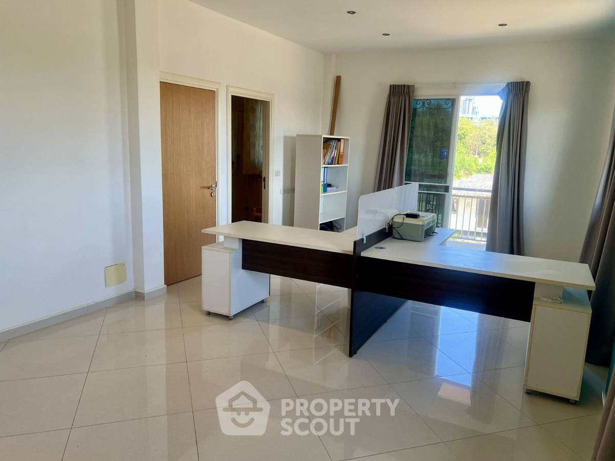 picture 7-BR Villa close to Pattaya (ID 2958147) - 5/11