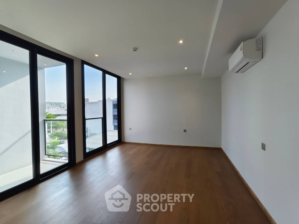 picture 2-BR Condo at Via 34 near BTS Thong Lor (ID 2836884) - 12/21