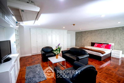 Condos for rent : 3-BR 350 Sqm Oriental Towers Condominium Near BTS Ekkamai (ID 2958082)