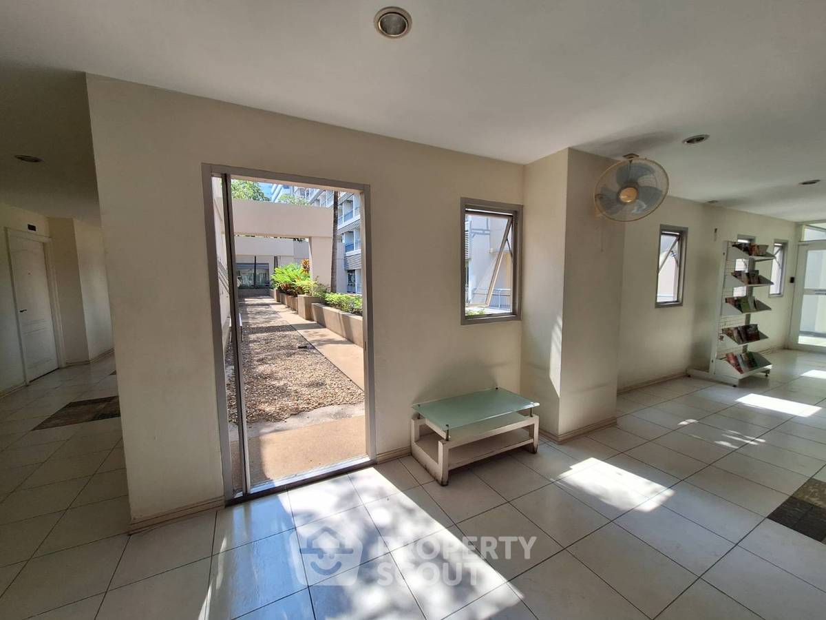 picture 2-BR Condo at Grand Park View Asoke near MRT Sukhumvit (ID 2325475) - 18/20