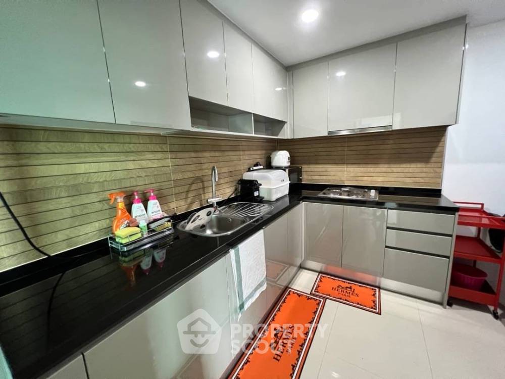 picture 2-BR Condo For Sale At Belle Grand Rama 9, 22nd-Floor Near MRT Phra Ram 9 (ID 1530067) - 4/18