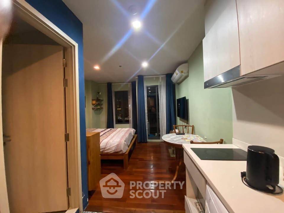 picture Studio Condo at Life One Wireless near BTS Phloen Chit (ID 2529417) - 1/28