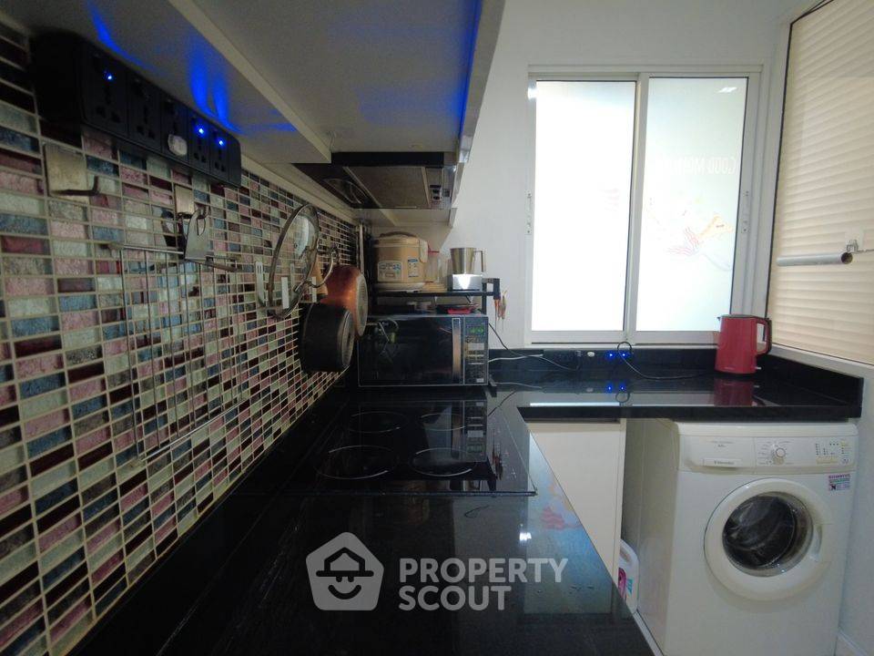 picture 3-BR Condo at The Bloom Sukhumvit 71 near BTS Phra Khanong (ID 657156) - 10/23
